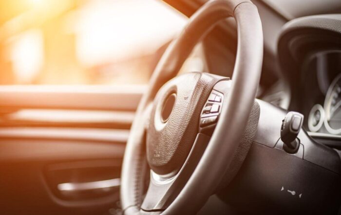 pourquoi-le-volant-oppose‑t‑il-une-forte-resistance-lorsquon-tourne